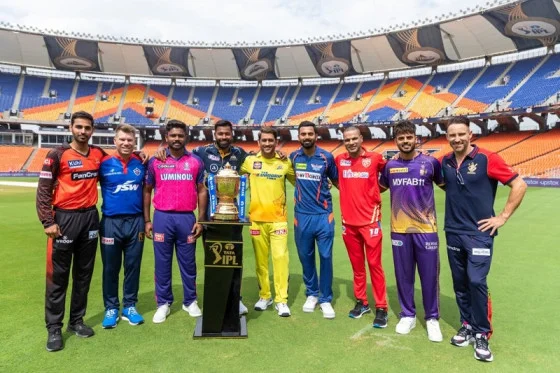 IPL 2023 Live: Teams Captains with Trophy (Image Source: IPLT20)